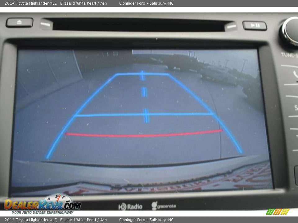 2014 Toyota Highlander XLE Blizzard White Pearl / Ash Photo #17