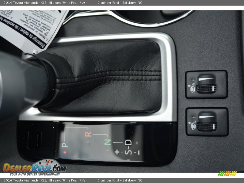 2014 Toyota Highlander XLE Blizzard White Pearl / Ash Photo #19