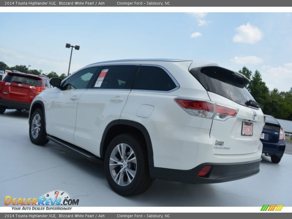 2014 Toyota Highlander XLE Blizzard White Pearl / Ash Photo #27