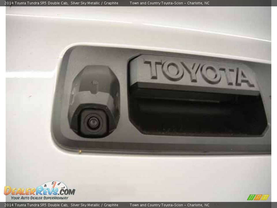 2014 Toyota Tundra SR5 Double Cab Silver Sky Metallic / Graphite Photo #33