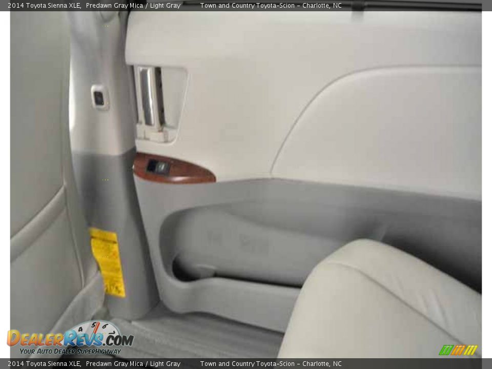 2014 Toyota Sienna XLE Predawn Gray Mica / Light Gray Photo #9