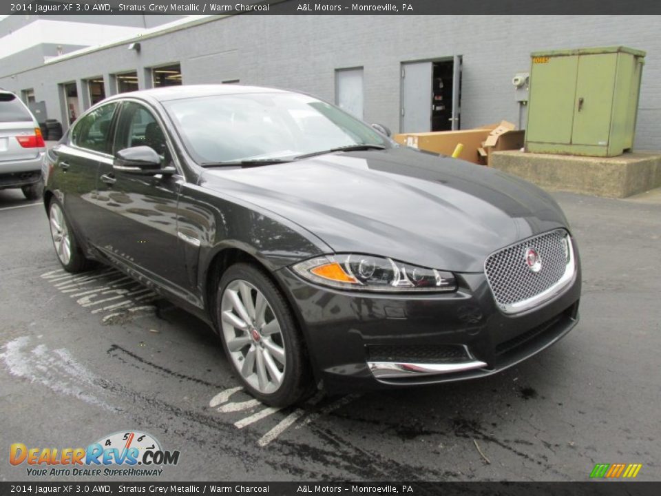 Front 3/4 View of 2014 Jaguar XF 3.0 AWD Photo #8