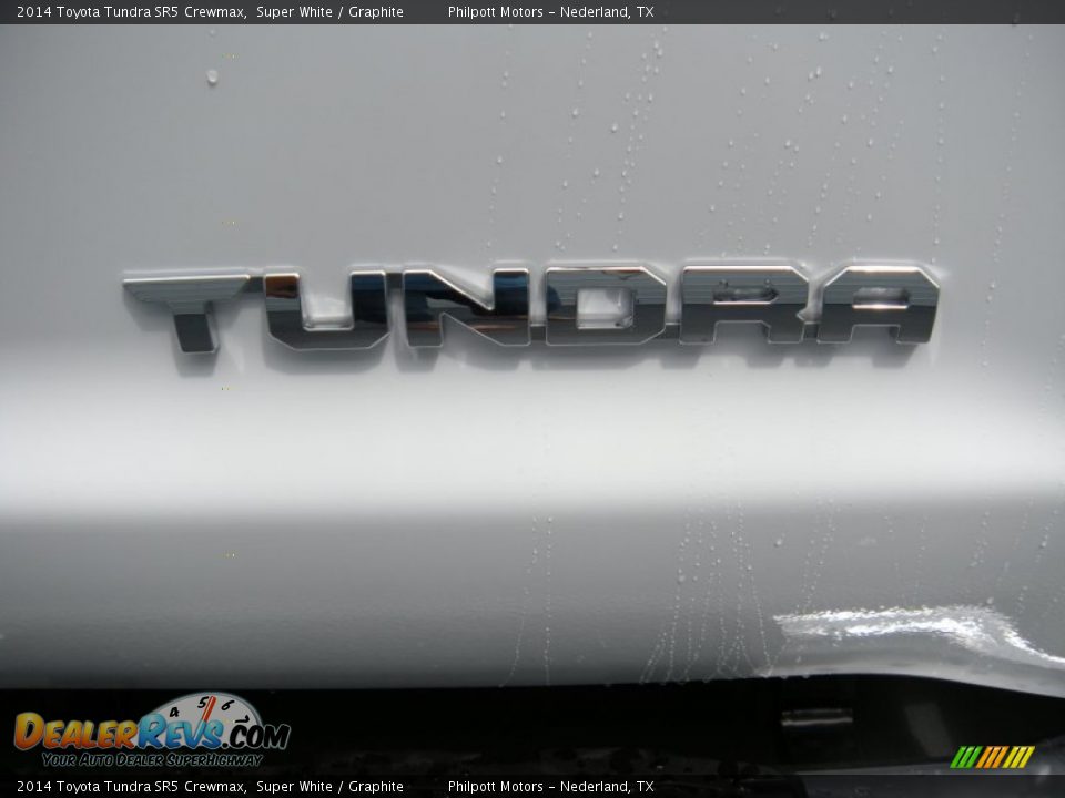 2014 Toyota Tundra SR5 Crewmax Super White / Graphite Photo #17