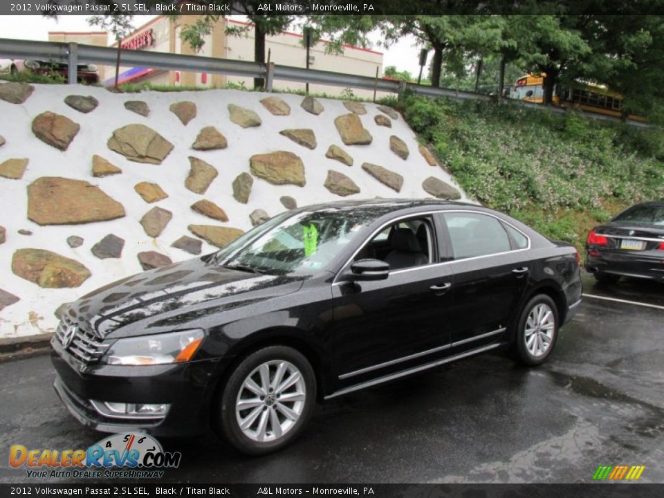 Front 3/4 View of 2012 Volkswagen Passat 2.5L SEL Photo #1
