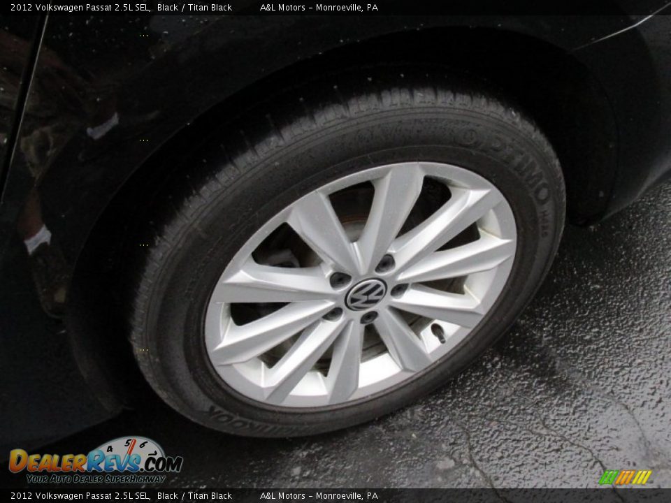2012 Volkswagen Passat 2.5L SEL Black / Titan Black Photo #3
