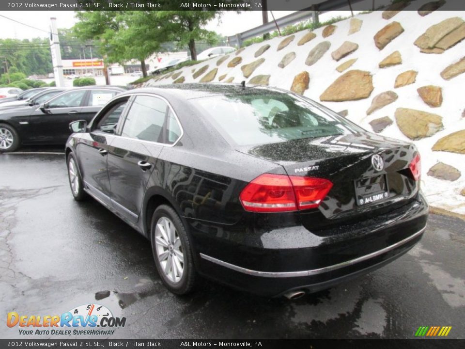 2012 Volkswagen Passat 2.5L SEL Black / Titan Black Photo #4