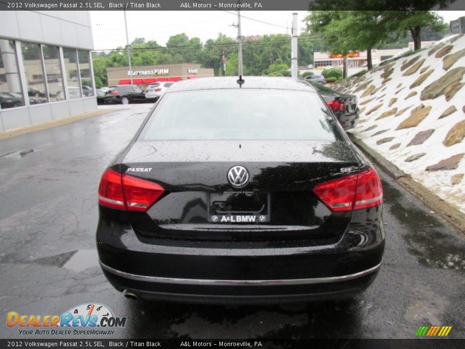 2012 Volkswagen Passat 2.5L SEL Black / Titan Black Photo #5