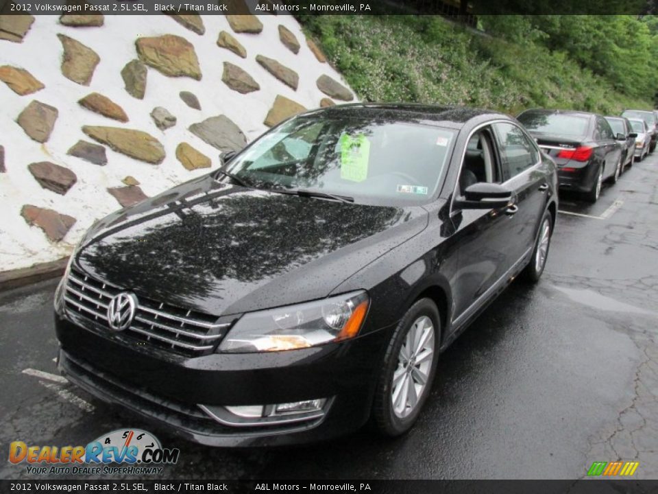 2012 Volkswagen Passat 2.5L SEL Black / Titan Black Photo #9