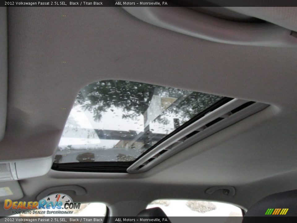 2012 Volkswagen Passat 2.5L SEL Black / Titan Black Photo #11