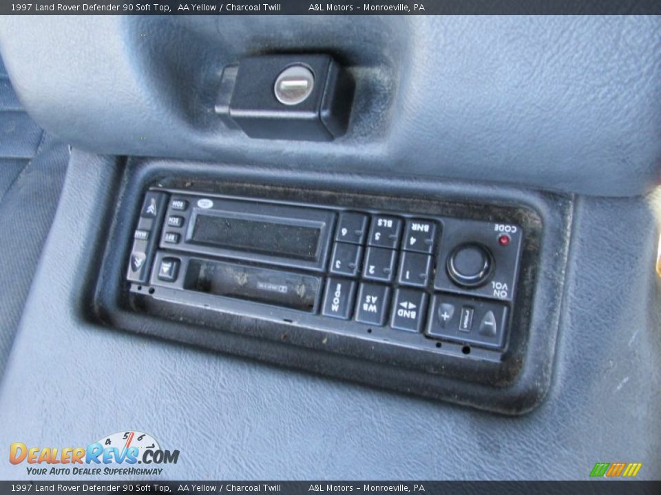 Audio System of 1997 Land Rover Defender 90 Soft Top Photo #15