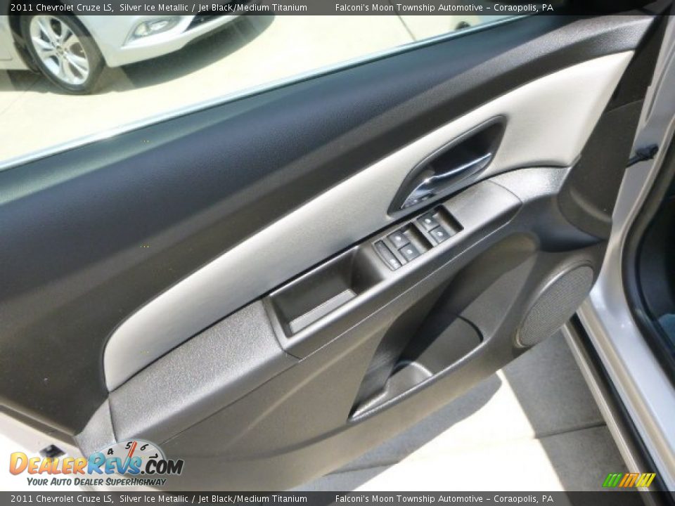 2011 Chevrolet Cruze LS Silver Ice Metallic / Jet Black/Medium Titanium Photo #19