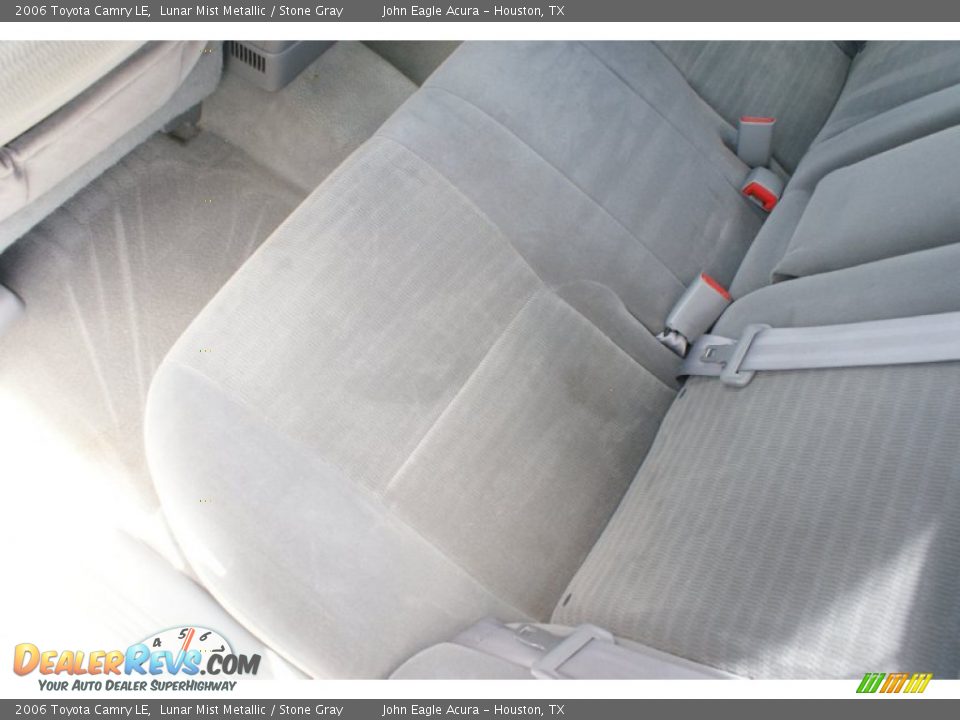 2006 Toyota Camry LE Lunar Mist Metallic / Stone Gray Photo #16