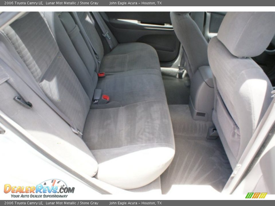 2006 Toyota Camry LE Lunar Mist Metallic / Stone Gray Photo #18