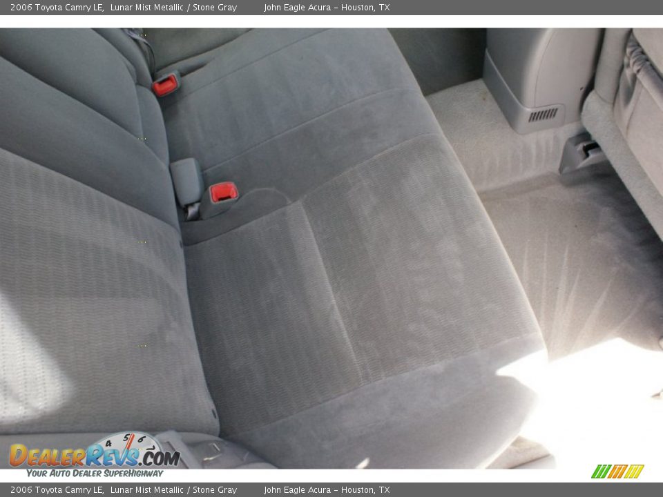 2006 Toyota Camry LE Lunar Mist Metallic / Stone Gray Photo #19