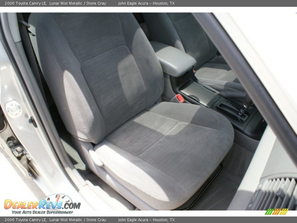 2006 Toyota Camry LE Lunar Mist Metallic / Stone Gray Photo #22