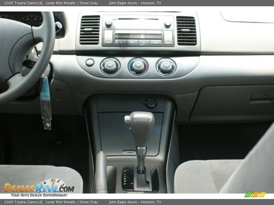 2006 Toyota Camry LE Lunar Mist Metallic / Stone Gray Photo #25
