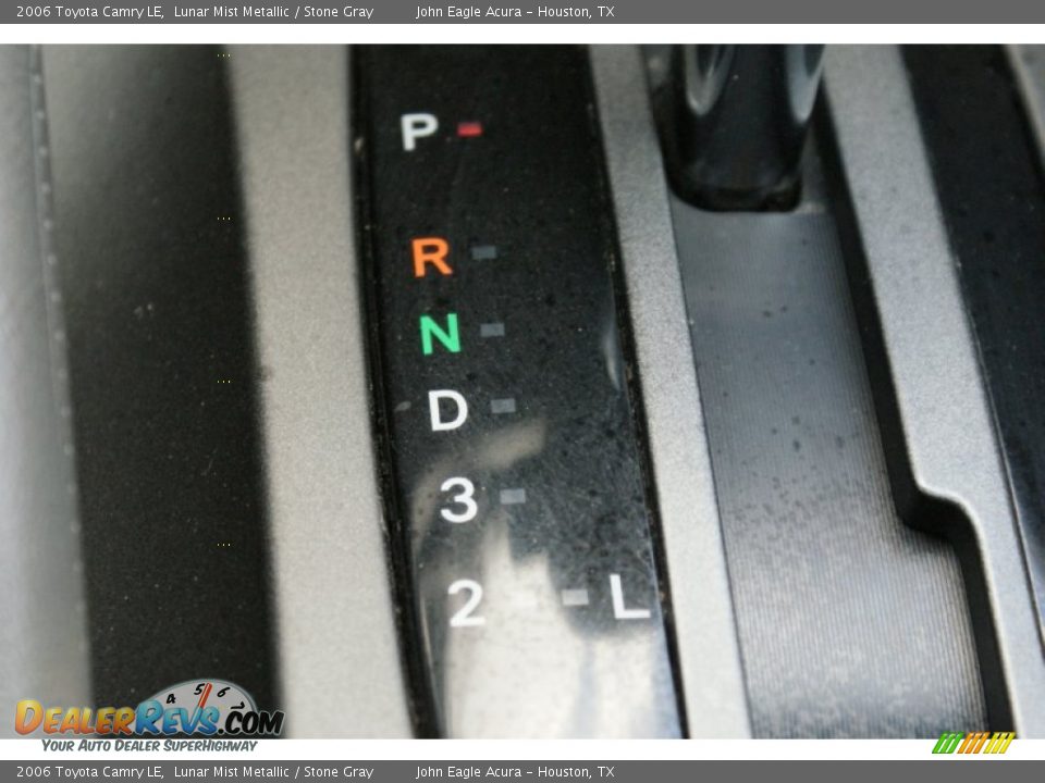 2006 Toyota Camry LE Lunar Mist Metallic / Stone Gray Photo #32