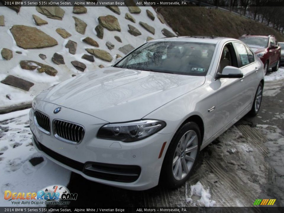 2014 BMW 5 Series 535i xDrive Sedan Alpine White / Venetian Beige Photo #9