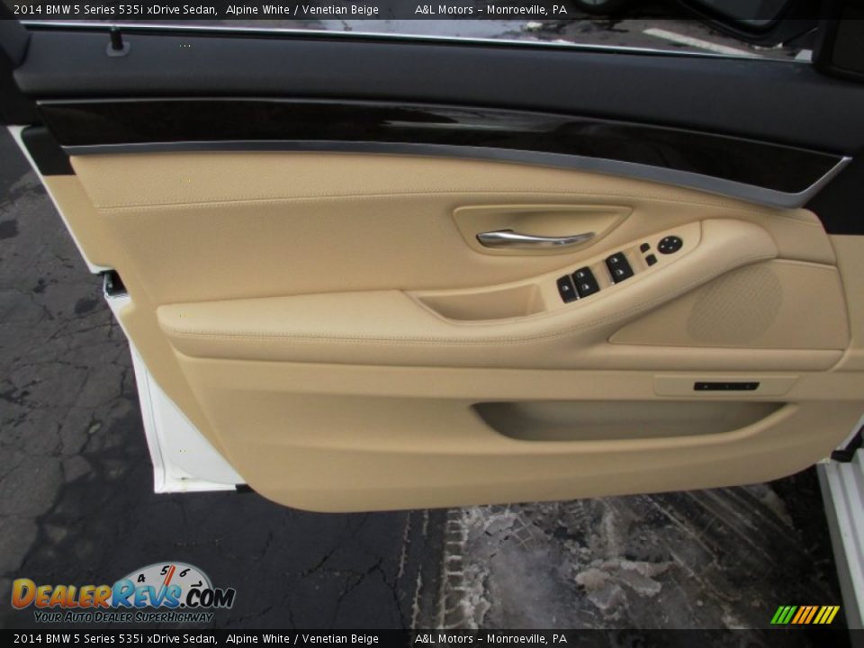 2014 BMW 5 Series 535i xDrive Sedan Alpine White / Venetian Beige Photo #10
