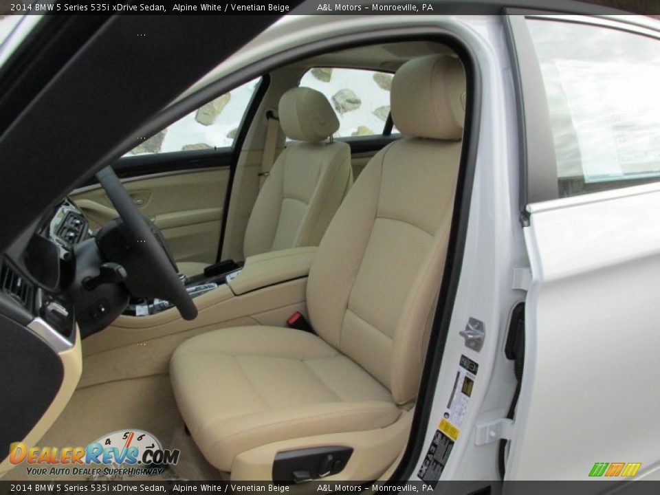 2014 BMW 5 Series 535i xDrive Sedan Alpine White / Venetian Beige Photo #12