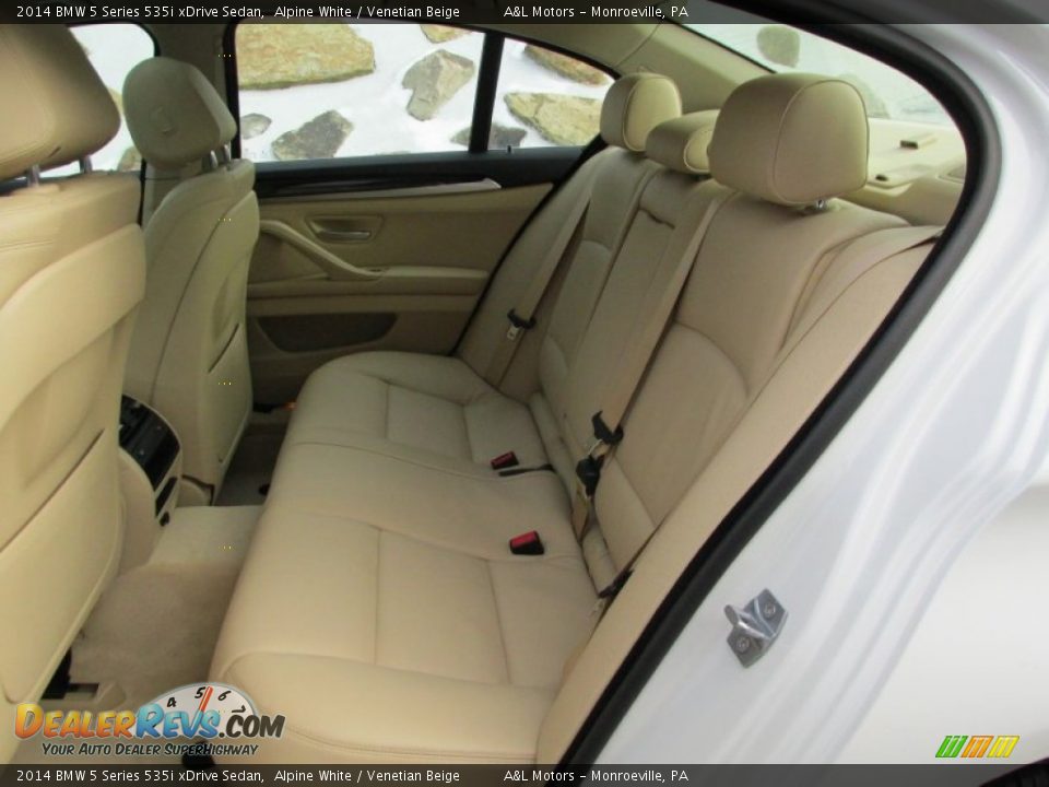 2014 BMW 5 Series 535i xDrive Sedan Alpine White / Venetian Beige Photo #13