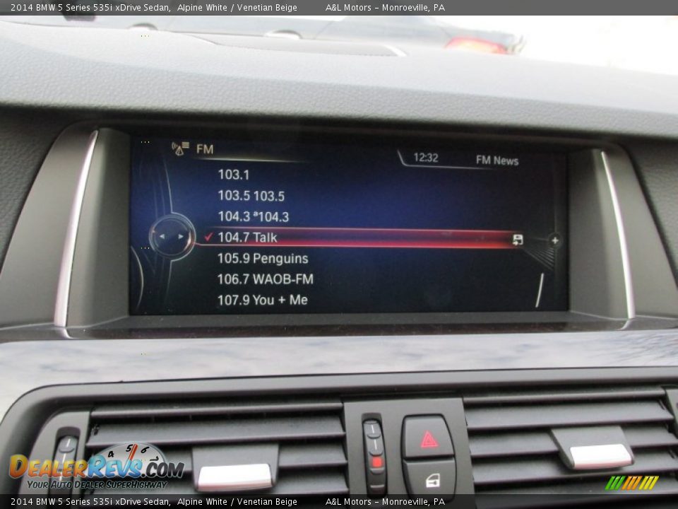 2014 BMW 5 Series 535i xDrive Sedan Alpine White / Venetian Beige Photo #17