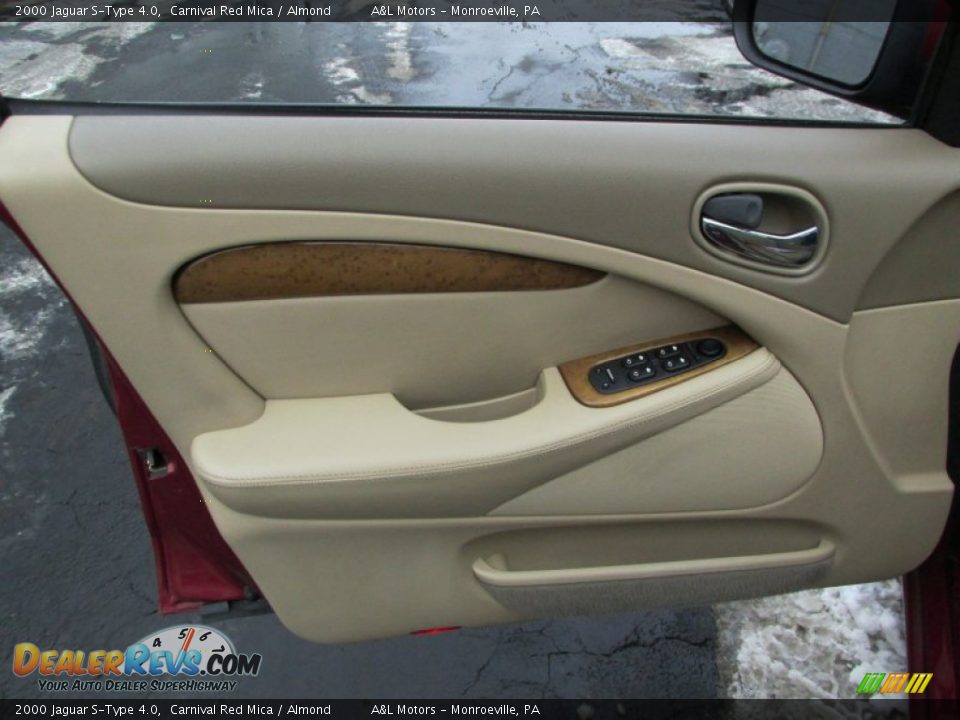 Door Panel of 2000 Jaguar S-Type 4.0 Photo #10