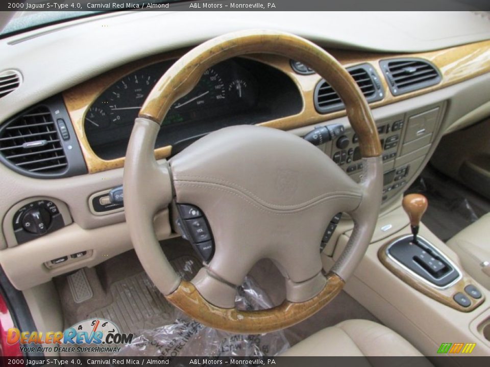 Dashboard of 2000 Jaguar S-Type 4.0 Photo #14