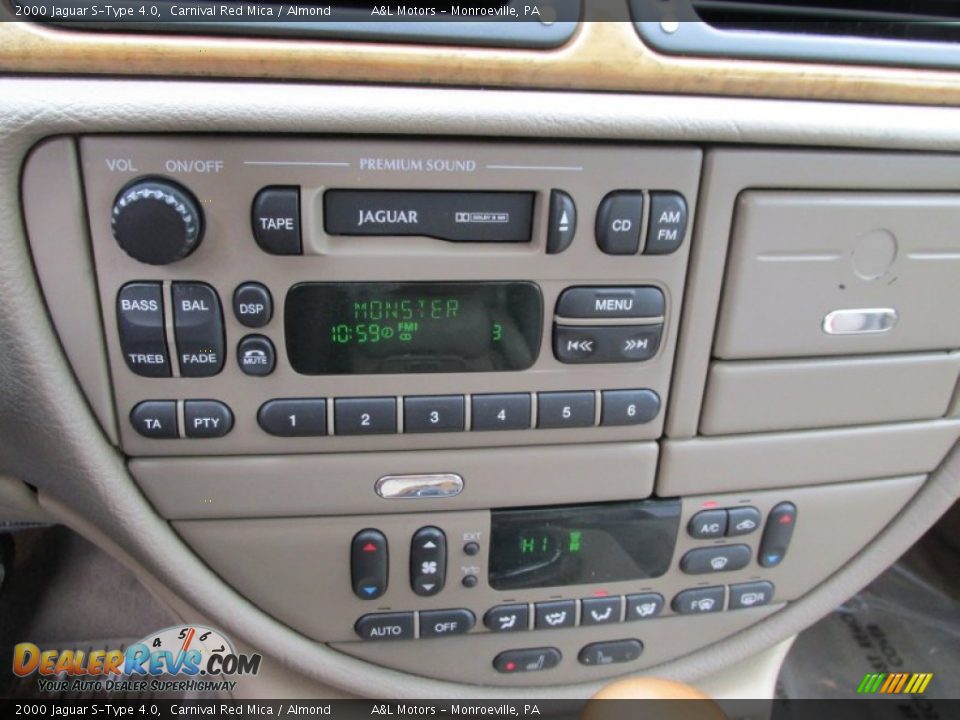 Controls of 2000 Jaguar S-Type 4.0 Photo #15