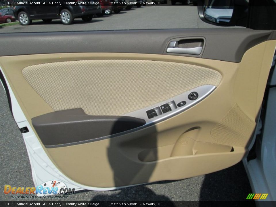 2012 Hyundai Accent GLS 4 Door Century White / Beige Photo #12