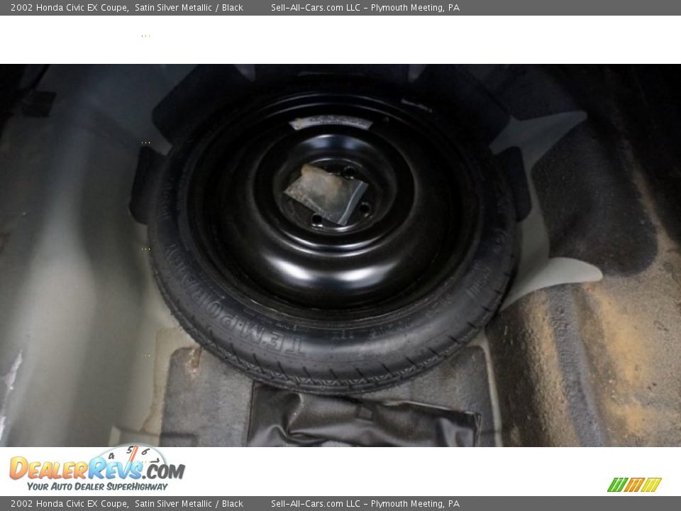 2002 Honda Civic EX Coupe Satin Silver Metallic / Black Photo #24