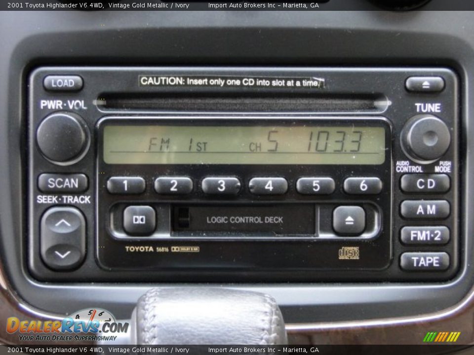 Audio System of 2001 Toyota Highlander V6 4WD Photo #17