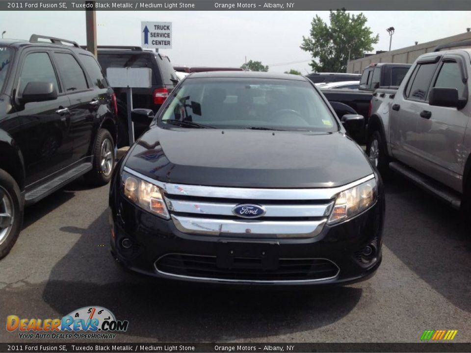2011 Ford Fusion SE Tuxedo Black Metallic / Medium Light Stone Photo #2