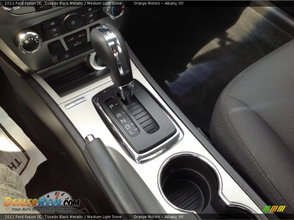 2011 Ford Fusion SE Tuxedo Black Metallic / Medium Light Stone Photo #9