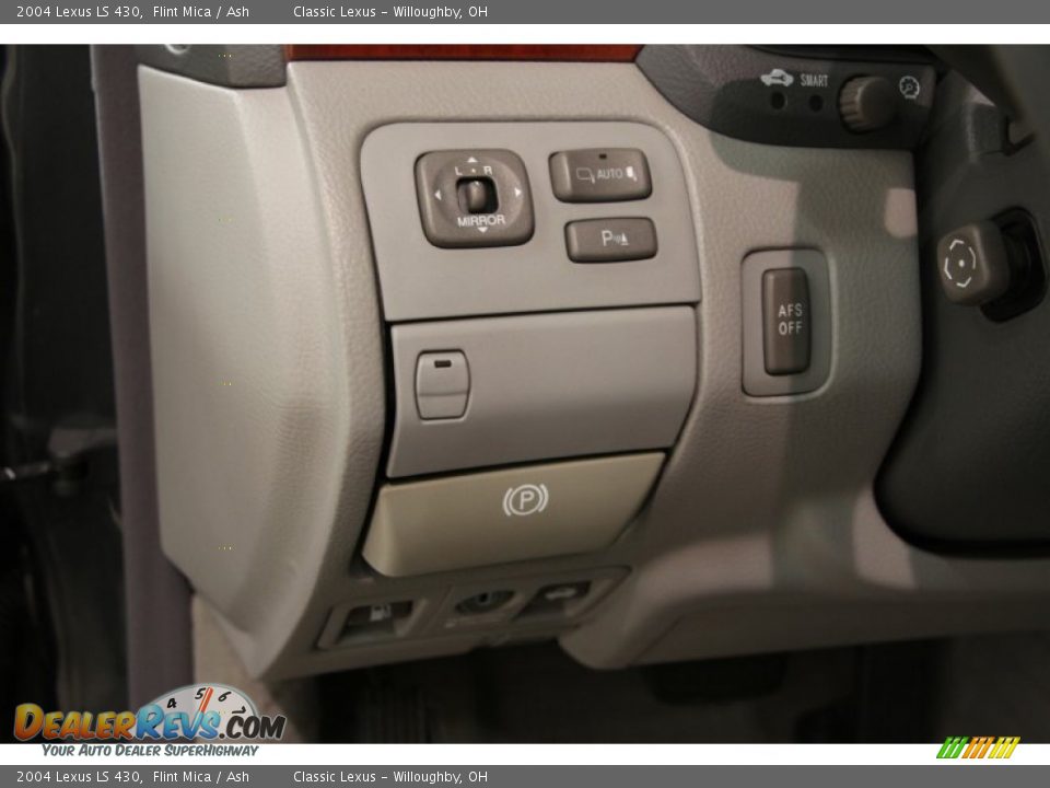 Controls of 2004 Lexus LS 430 Photo #6