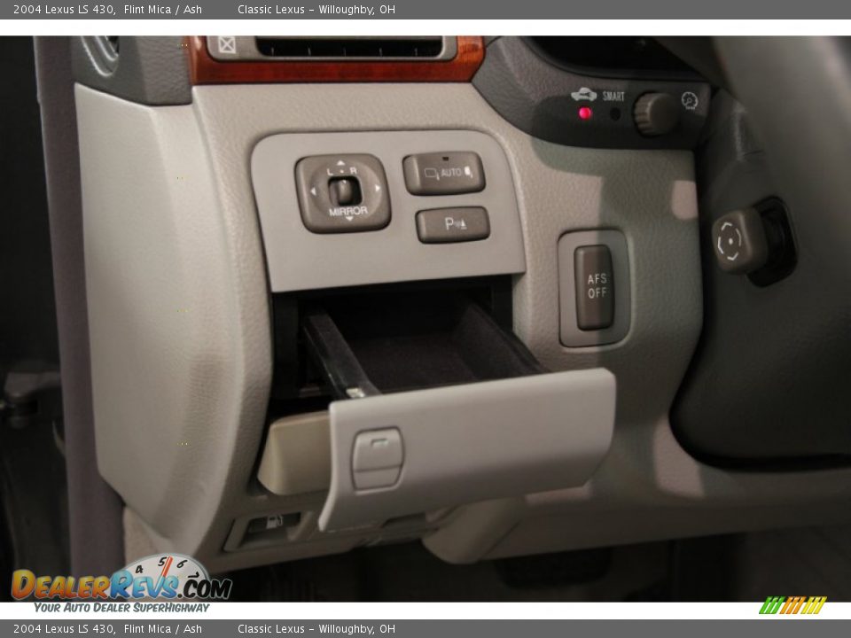 Controls of 2004 Lexus LS 430 Photo #7