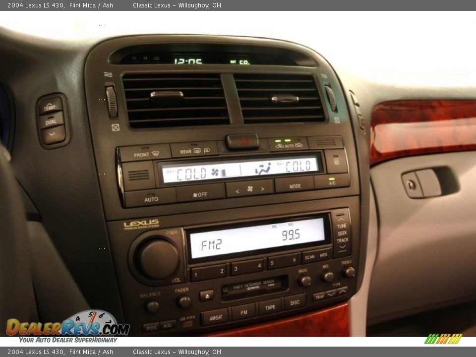 Controls of 2004 Lexus LS 430 Photo #15