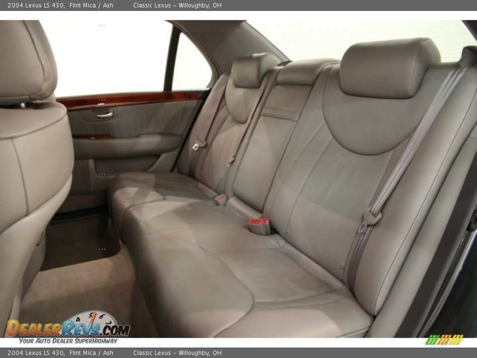 Rear Seat of 2004 Lexus LS 430 Photo #23