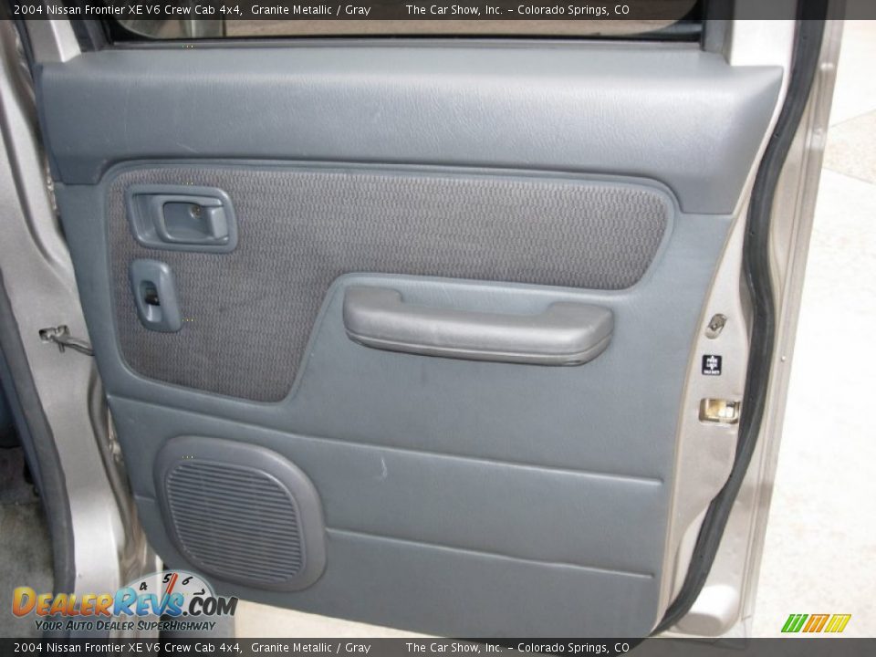 2004 Nissan Frontier XE V6 Crew Cab 4x4 Granite Metallic / Gray Photo #24