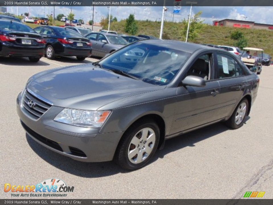 Front 3/4 View of 2009 Hyundai Sonata GLS Photo #5