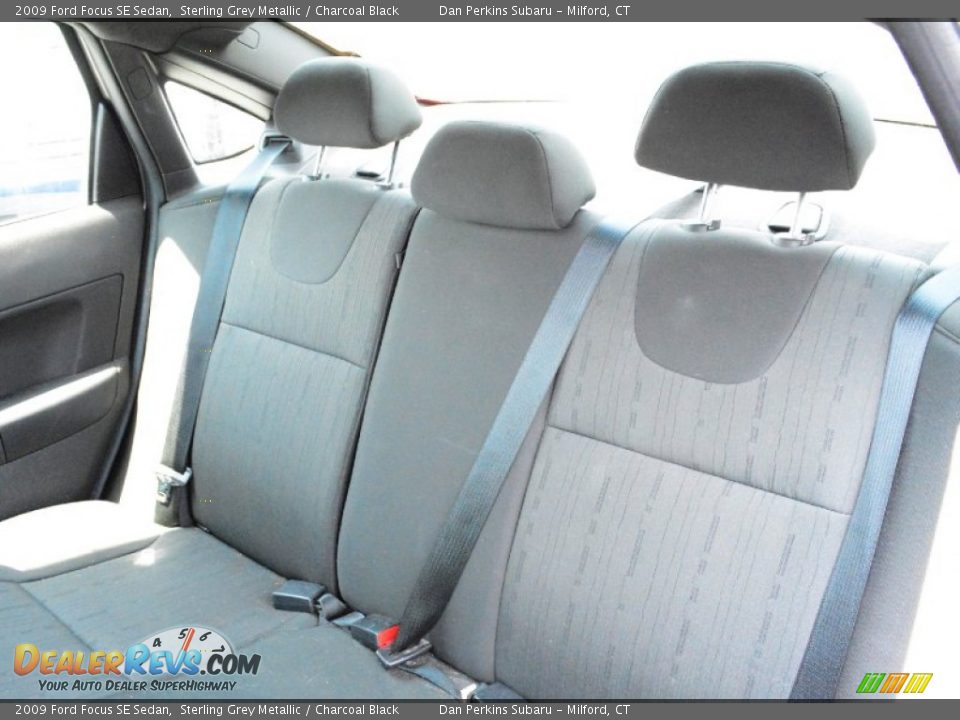 2009 Ford Focus SE Sedan Sterling Grey Metallic / Charcoal Black Photo #13