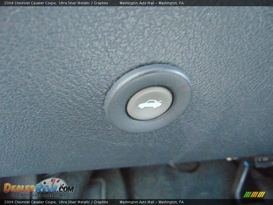 2004 Chevrolet Cavalier Coupe Ultra Silver Metallic / Graphite Photo #14