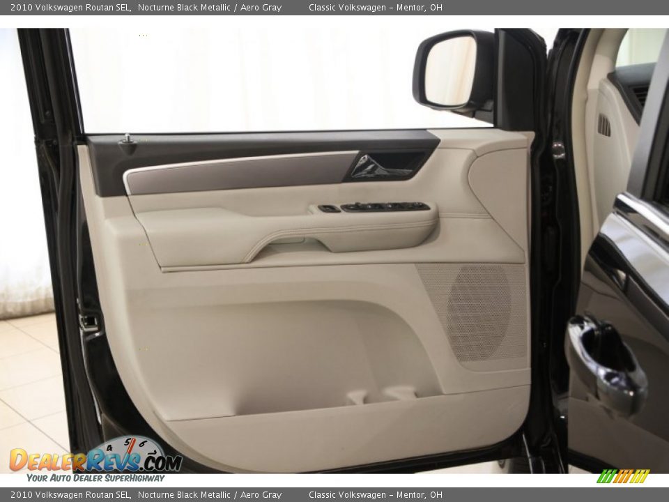 2010 Volkswagen Routan SEL Nocturne Black Metallic / Aero Gray Photo #4