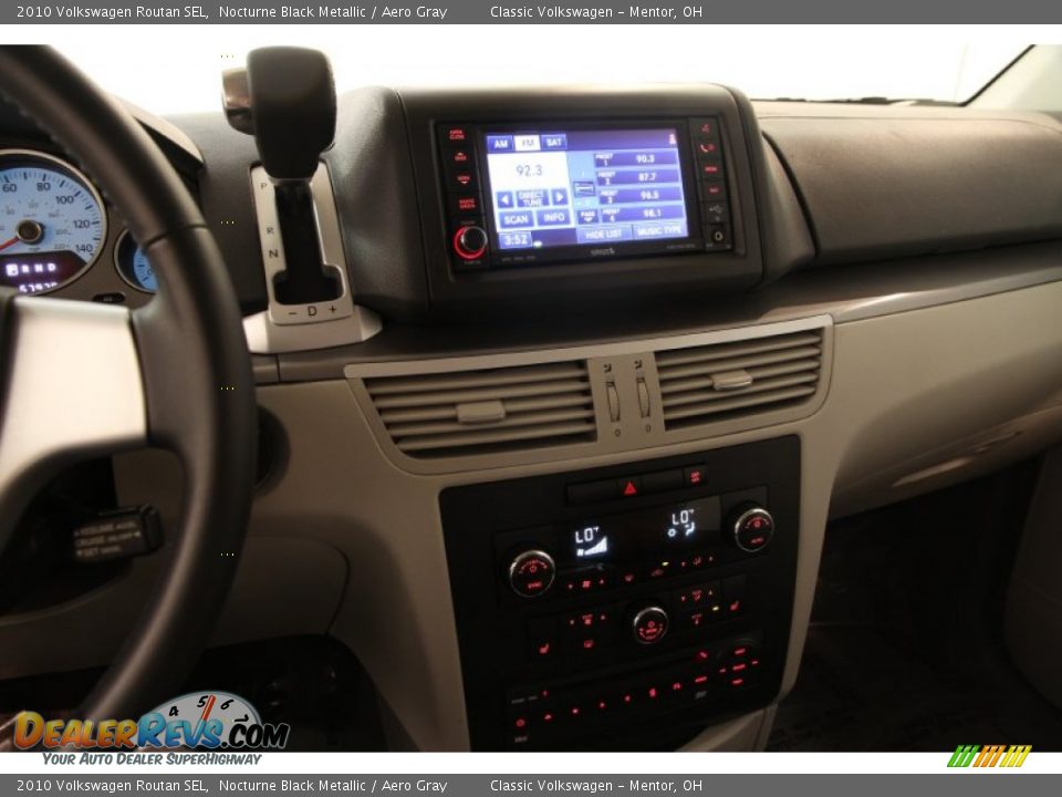 2010 Volkswagen Routan SEL Nocturne Black Metallic / Aero Gray Photo #7