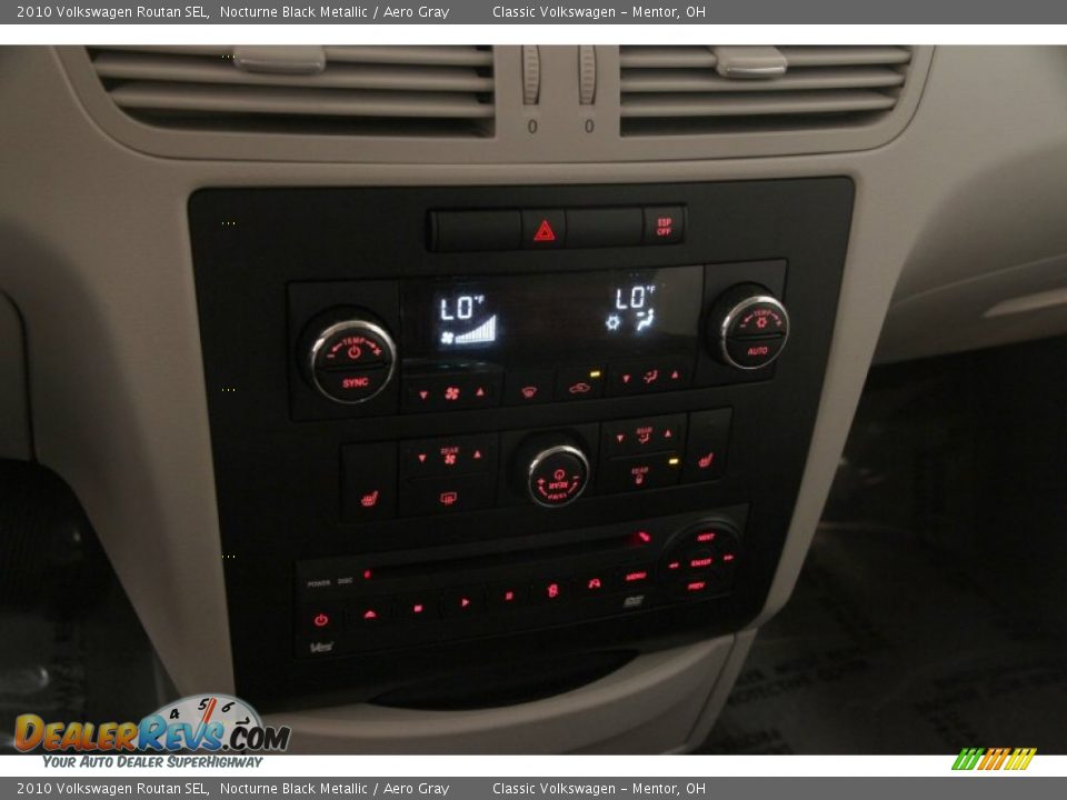 2010 Volkswagen Routan SEL Nocturne Black Metallic / Aero Gray Photo #13