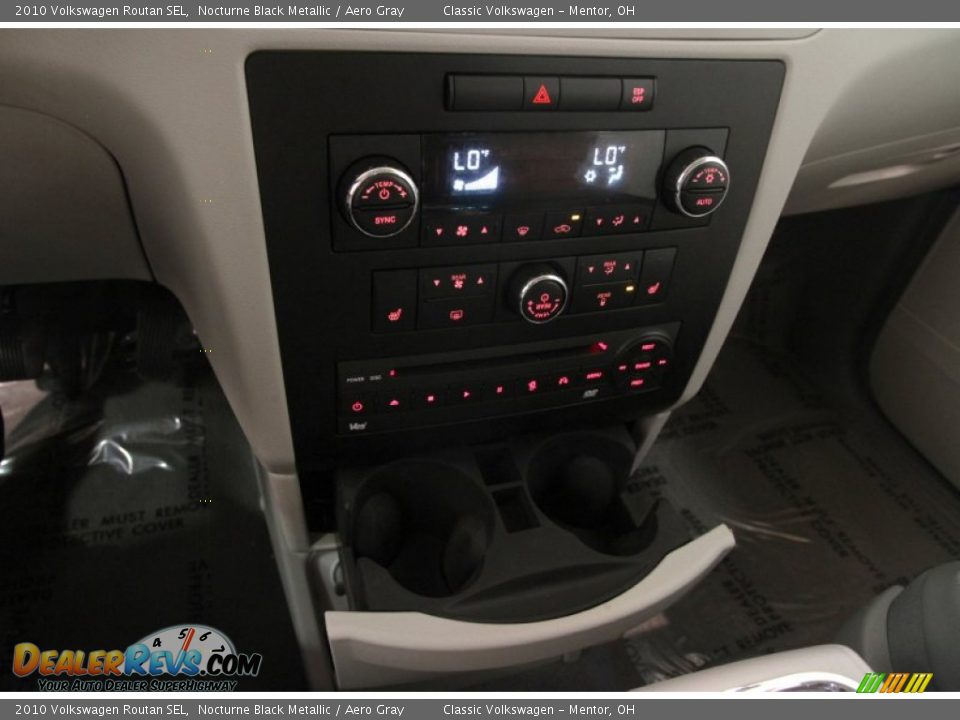 2010 Volkswagen Routan SEL Nocturne Black Metallic / Aero Gray Photo #14
