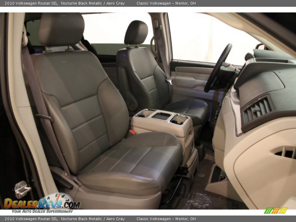 2010 Volkswagen Routan SEL Nocturne Black Metallic / Aero Gray Photo #17