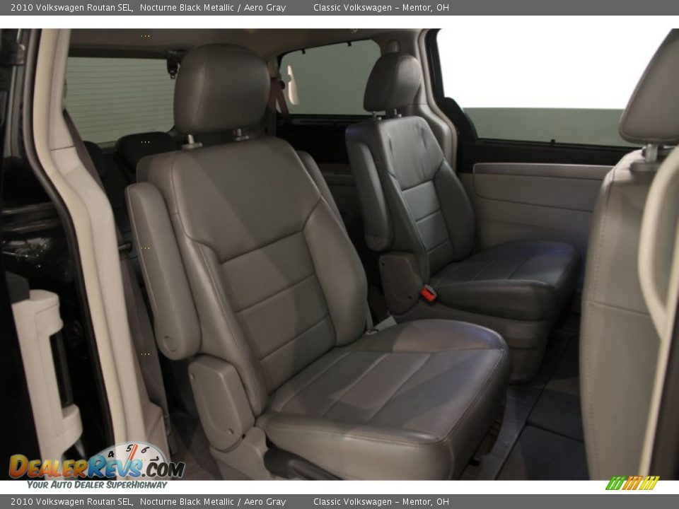 2010 Volkswagen Routan SEL Nocturne Black Metallic / Aero Gray Photo #18