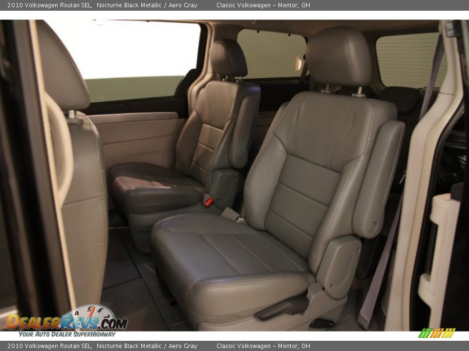 2010 Volkswagen Routan SEL Nocturne Black Metallic / Aero Gray Photo #19