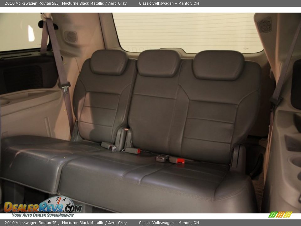 2010 Volkswagen Routan SEL Nocturne Black Metallic / Aero Gray Photo #20